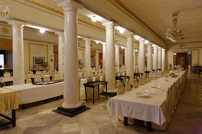 Gwalior-Jaivilas palace-044